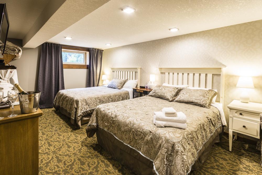 Rustlers Lodge Sundre Екстер'єр фото